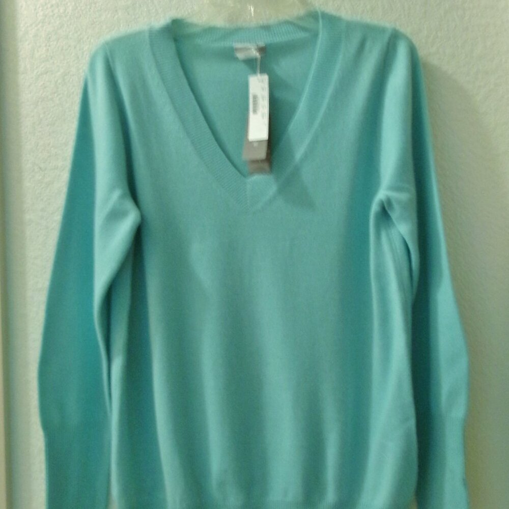 NWTS, J.CREW, SIZE L, PASTEL AQUA, 100% CASHMERE, V NECK,LONG SLEEVE  SWEATER